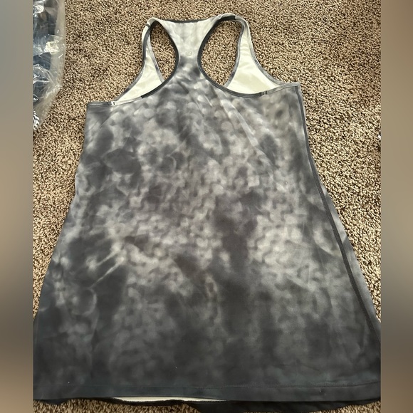 Lululemon Size 6 Cool Racerback - Picture 2 of 2